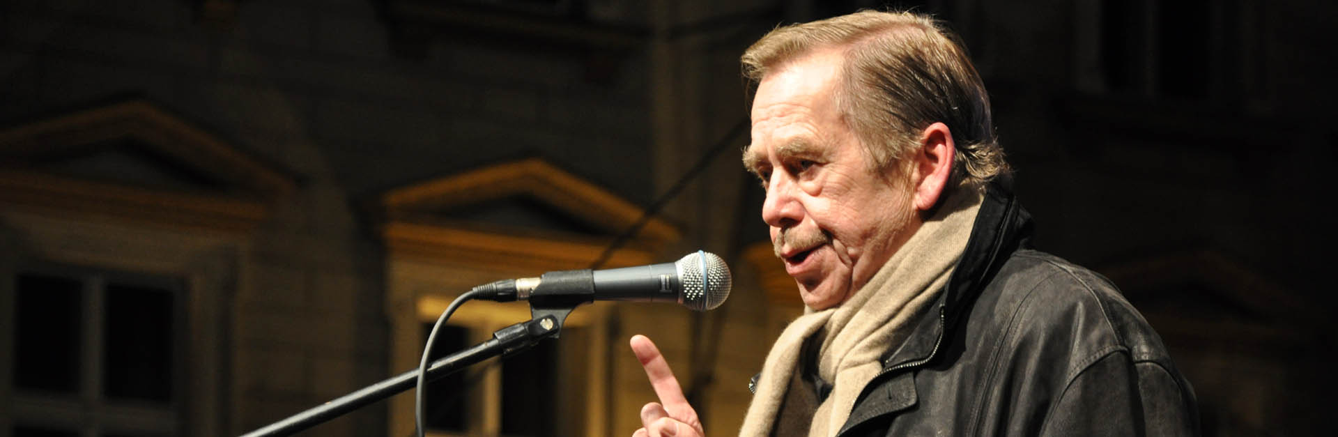 Havel: ritratto a più voci di un presidente straordinario