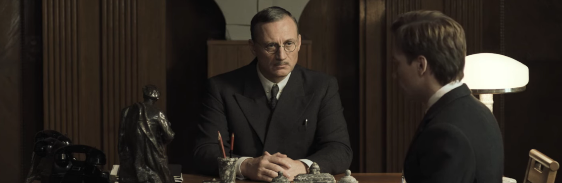 Un eroe romantico nel 1937. Losnica sul film «I due procuratori»