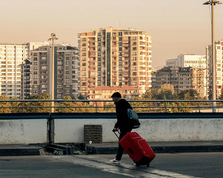 Il giornalismo in esilio: voci che bucano l’asfalto