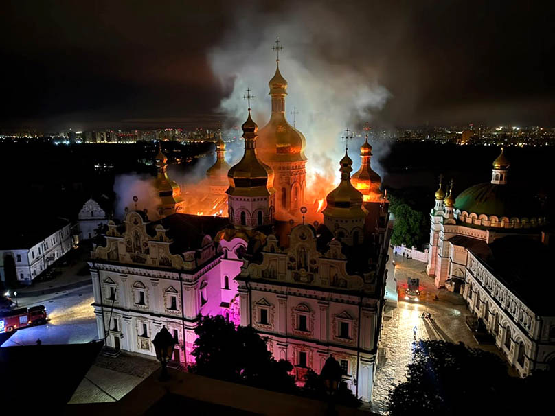 La Lavra di Kyiv brucia le coscienze