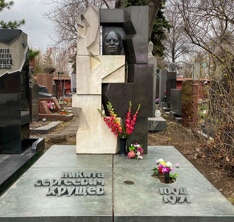 Neizvestnyj e Chru&scaron;čev: storia di un monumento impossibile 